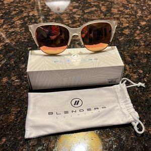 Brand New Blenders Starlet Frosted Sunrise Sunglasses